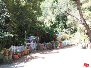 10404 Ruthven Ln, Los Angeles, CA 90077