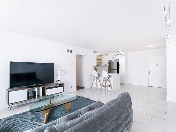 3rd image of 6199 Canterbury Dr Unit 107