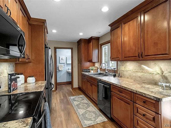 5th image of 7531 Quaker Rd