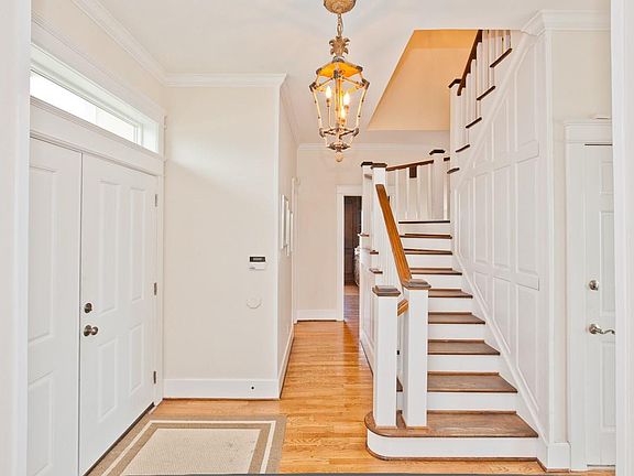 4th image of 1310 Ariola Dr