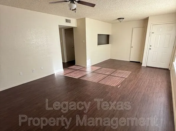 1713 Short St #A, Cleburne, TX 76033