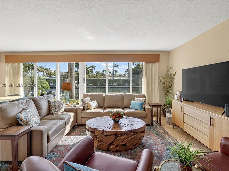 180 Isle Of Venice Dr #121 — Photo 10