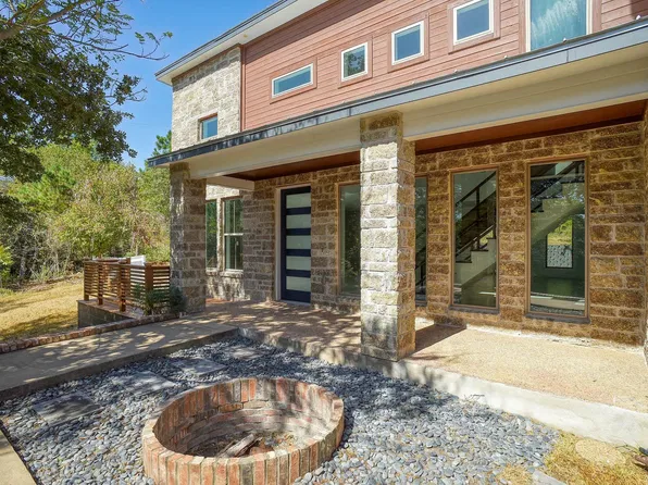 316 Tall Forest Dr, Bastrop, TX 78602