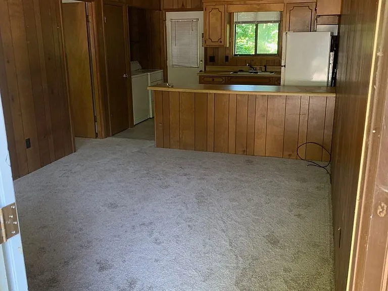 814 Creekside Dr — Photo 2