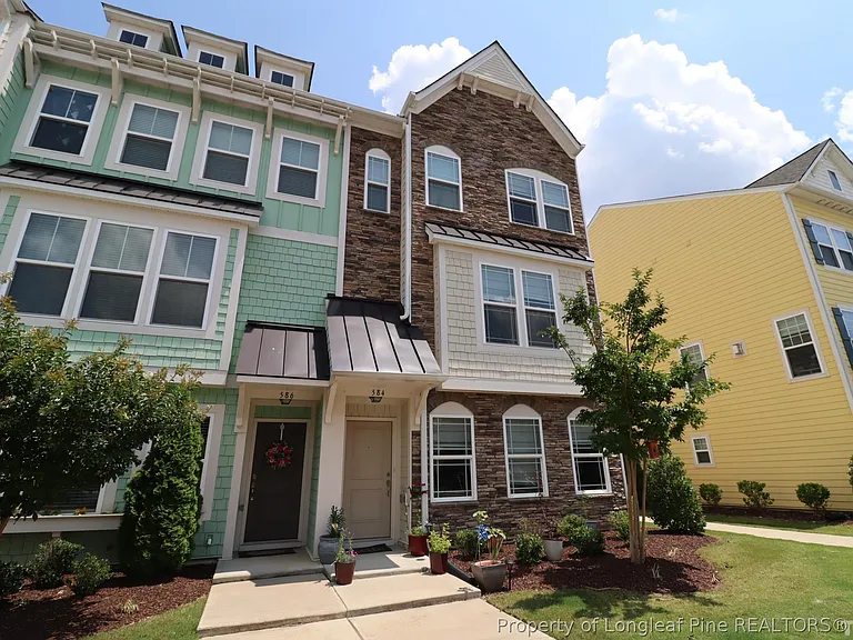 584 Grand Central Sta — Photo 1