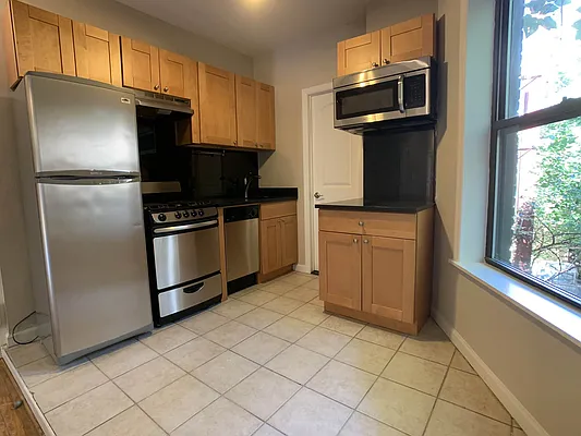 Rented by Tourma Realty LLC | media 17