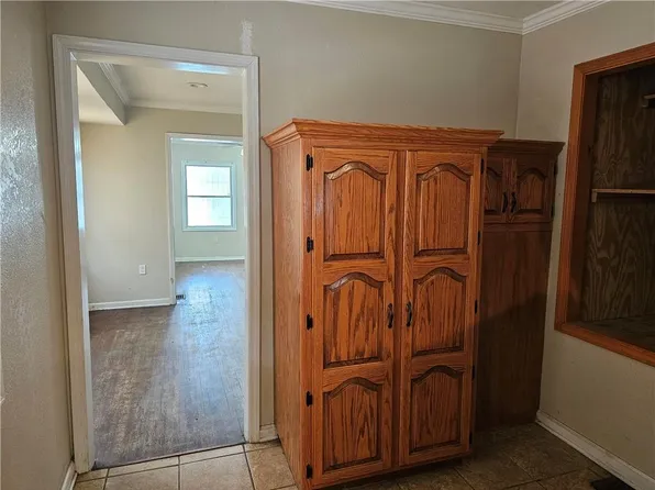 2632 E 9th St, Kansas City, MO 64124