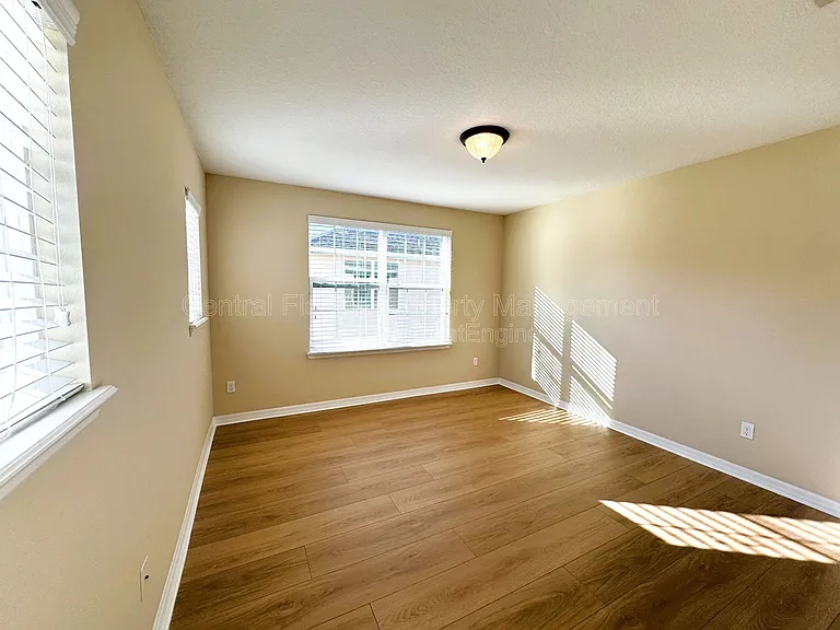 6621 Helmsley Cir — Photo 38