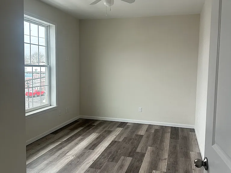 406 Osborne Ave #B — Photo 3