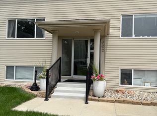 1202 Court St #2, Fort Calhoun, NE 68023