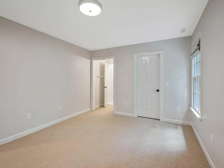 1202 Summerville Ln — Photo 26