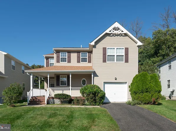 5 Liberty Ct, Upper Chichester, PA 19061