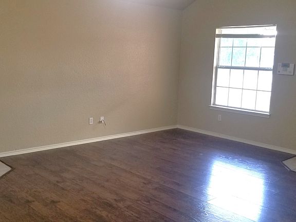 3rd image of 2605 Alma Dr #2