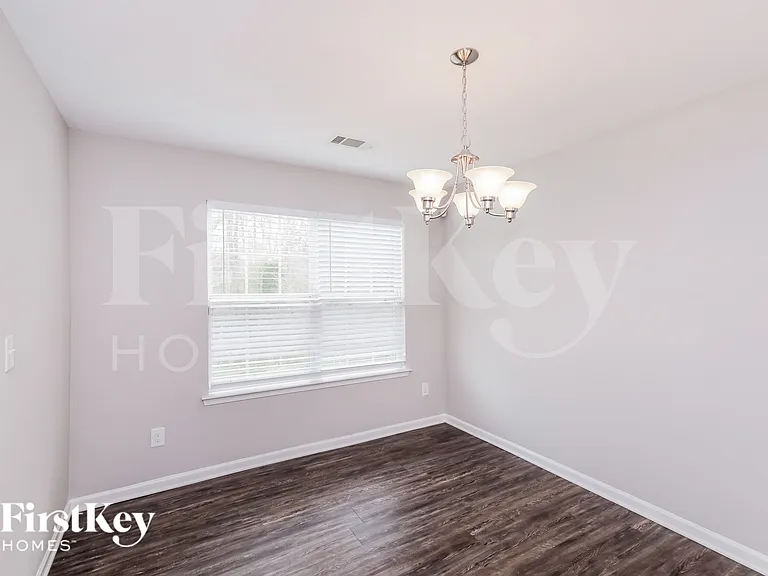 2025 Misty Rose Ln — Photo 4
