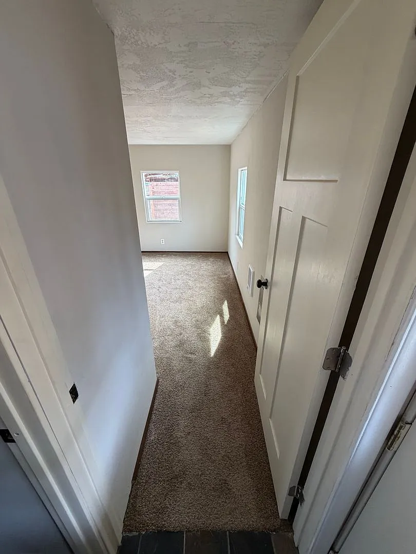 2-bedroom 1 bath House — Photo 4