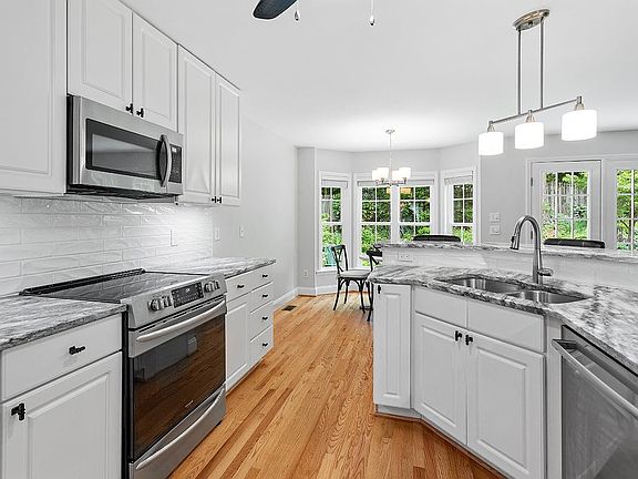 2nd image of 1408 Waterwinds Ct