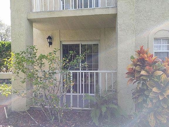 4th image of 1608 SE Green Acres Cir APT R102