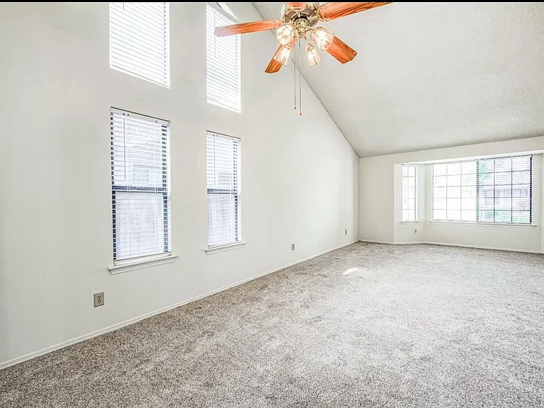 6376 N Forestiere Ave — Photo 12