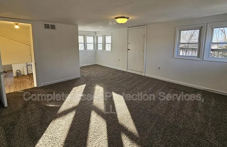 18 S Frame St — Photo 3