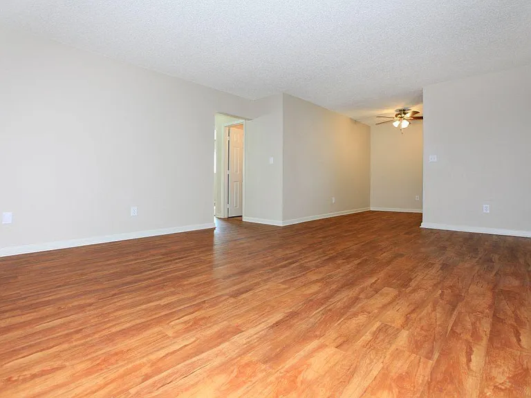 Mapleview Apt. Homes — Photo 31