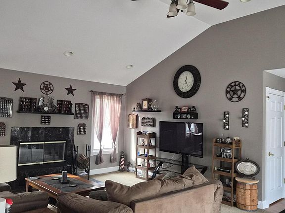 2nd image of 751 Lakehurst Avenue