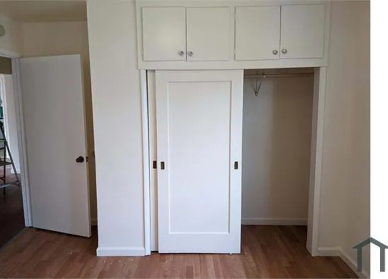 3 bed, 900 sqft, $3,494 — Photo 1