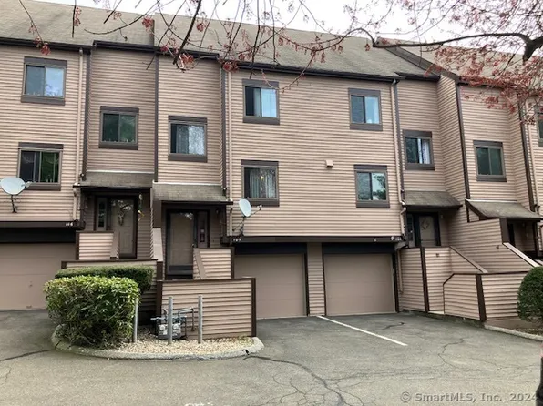 196 New Haven Avenue #105, Derby, CT 06418