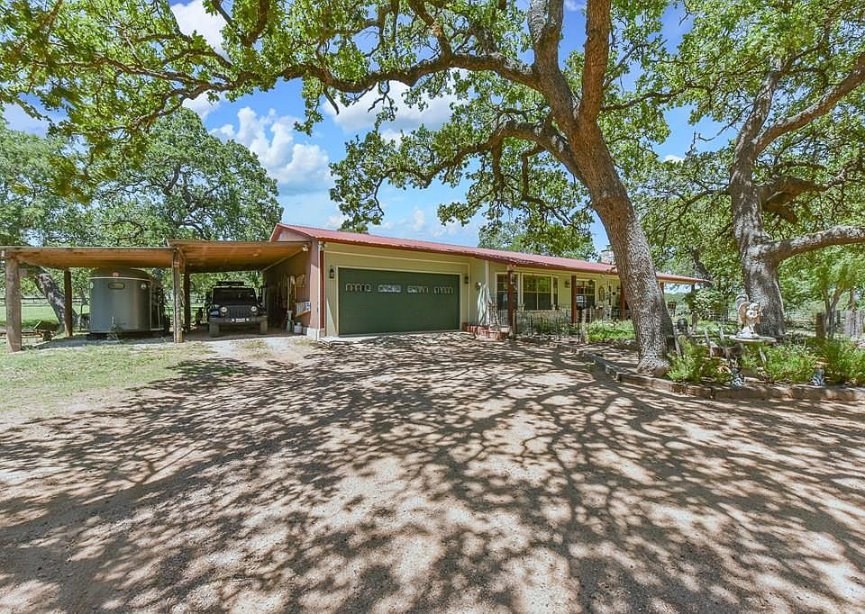 1st image of 323 Vic Ln