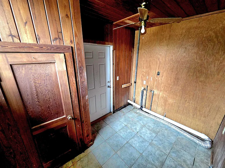 404 Puckett Rd — Photo 22
