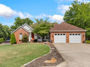 305 Pebble Beach Dr, Harrison, AR 72601