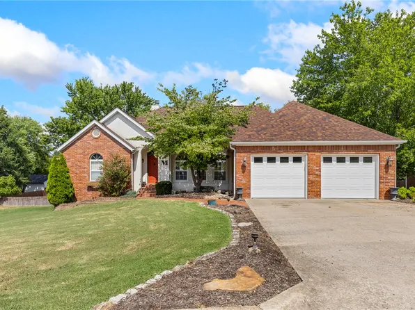305 Pebble Beach Dr, Harrison, AR 72601