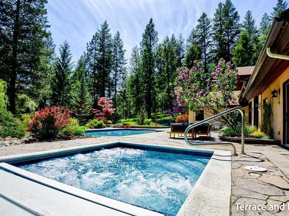 956 Carr Creek Rd, Sandpoint, ID 83864