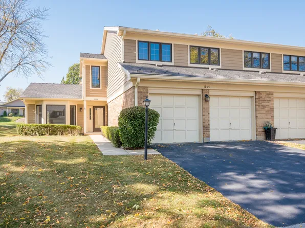 1205 Emerson Ln #31A, Libertyville, IL 60048