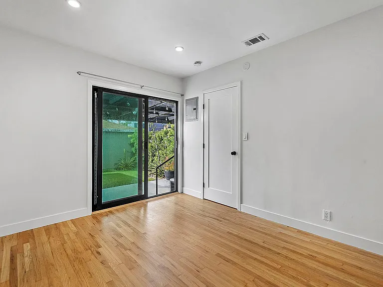 654 Ozone St #654 — Photo 12