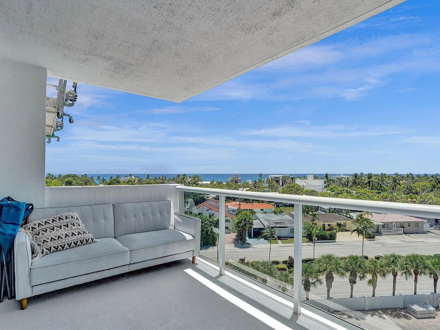 2 bed, 2.0 bath, 1200 sqft, $3,600 — Photo 3