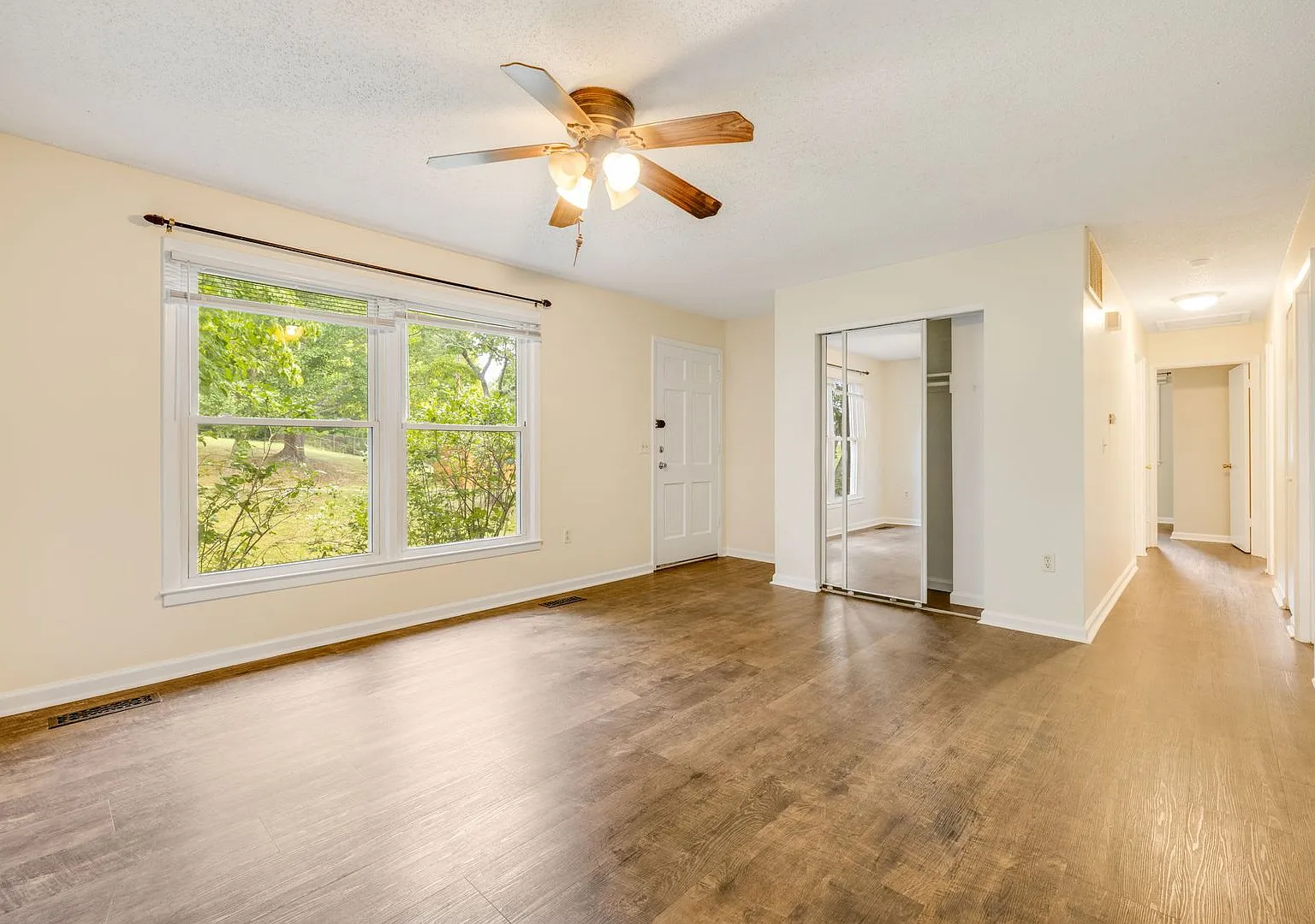 West Asheville 3BR with Bonus Room & Fenced-In yard — Photo 4