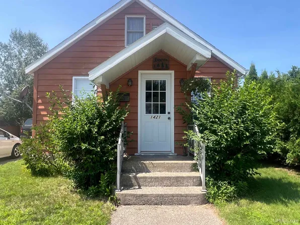 1421 N 19th St, Escanaba, MI 49829