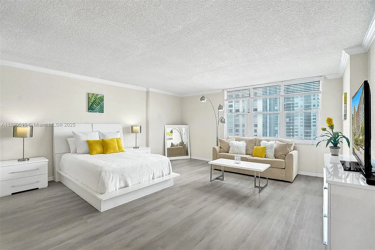 Building Photo - 2501 S Ocean Dr #903