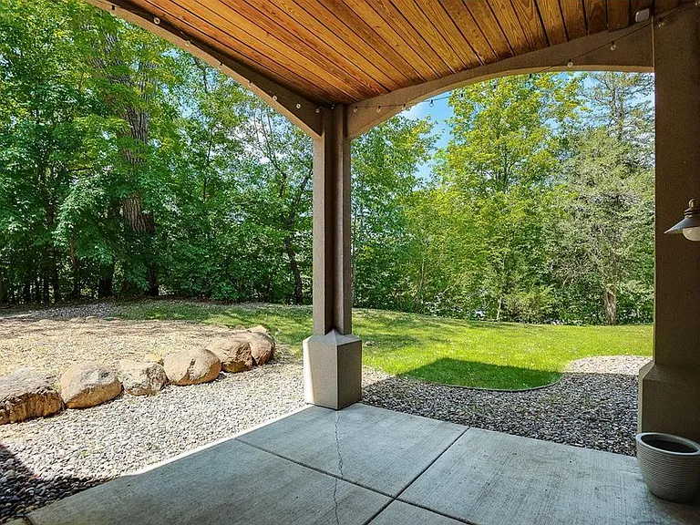 21892 Byron Cir — Photo 18