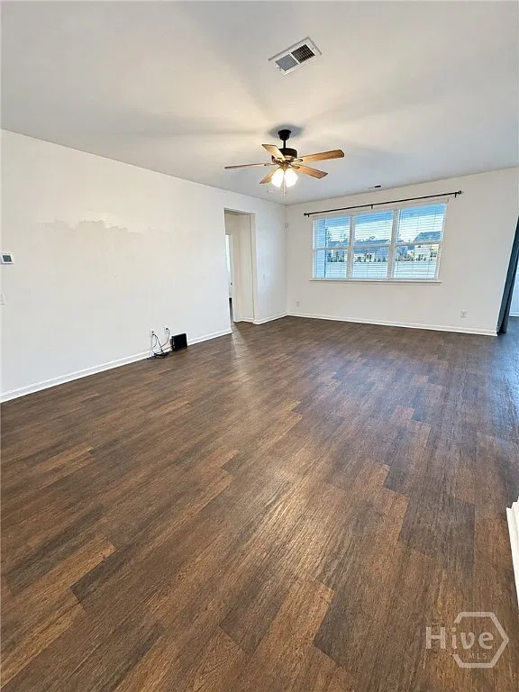 4 bed, 2.0 bath, 1928 sqft, $2,500 — Photo 4