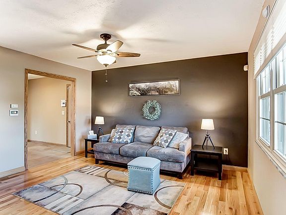 4th image of 1919 Limetree Dr