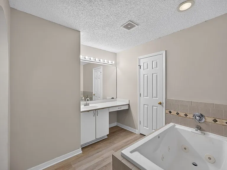 1845 Saga Ct — Photo 19