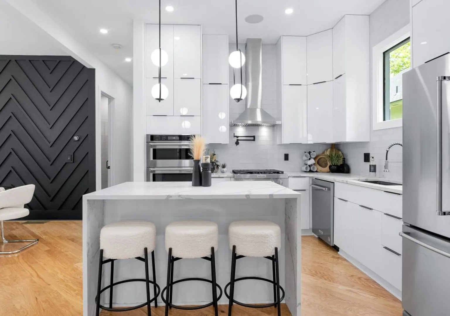 College Park Executive Oasis — Photo 1