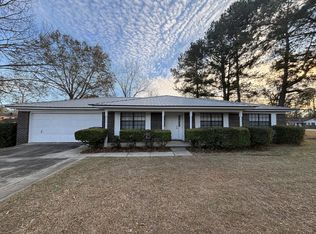 305 Sequoyah Dr, Dothan, AL 36303