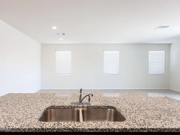 1075 W Avalon Canyon Dr — Photo 8