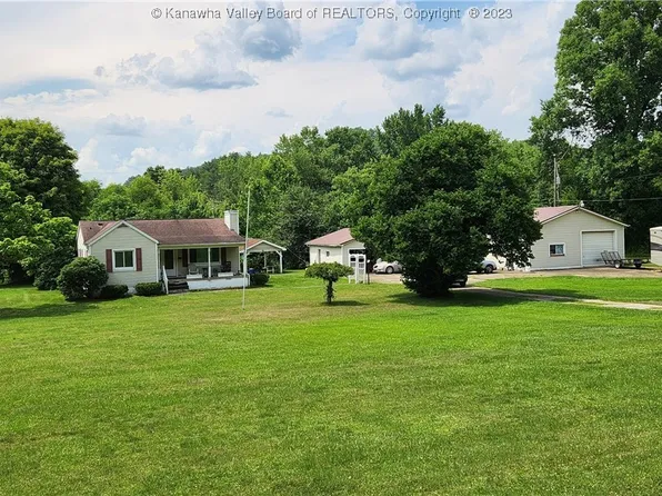 647 Kellys Creek Rd, Charleston, WV 25312