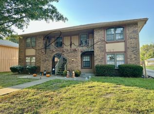 105 SW 20th St APT C, Oak Grove, MO 64075