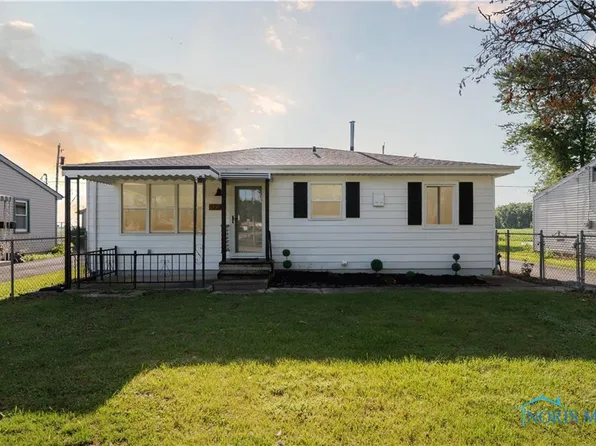 1220 42nd St, Fostoria, OH 44830