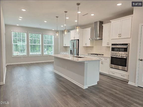 3rd image of 5009 Jowetts Walk Dr