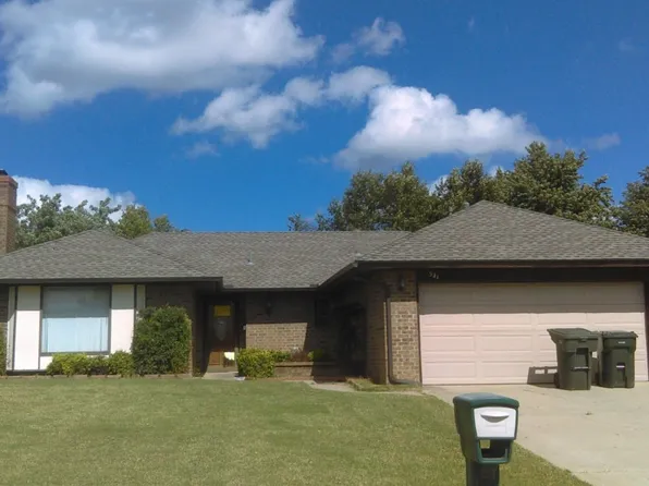 321 E Meade Dr, Yukon, OK 73099